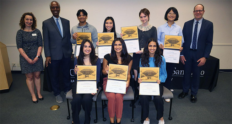 Undergraduate Library Research Prize-winners pose with UCSD Library and URP leadership
